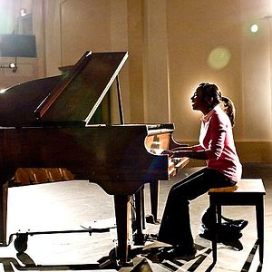 Fotoğraf Naturi Naughton