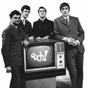 Fotoğraf Do Not Adjust Your Set