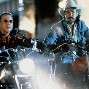 Fotoğraf Harley Davidson ve Marlboro Adam