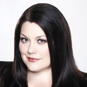 Fotoğraf Brooke Elliott