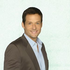 Fotoğraf Josh Hopkins