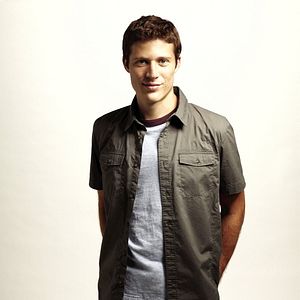 Fotoğraf Zach Gilford