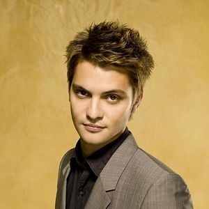 Fotoğraf Luke Grimes