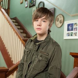 Fotoğraf Miles Heizer