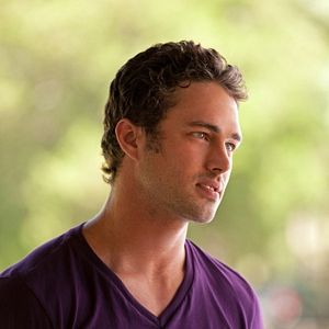 Fotoğraf Taylor Kinney