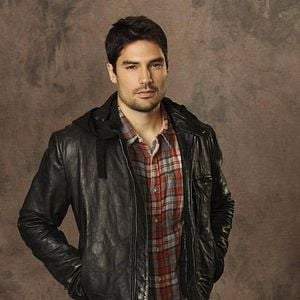Fotoğraf D.J. Cotrona