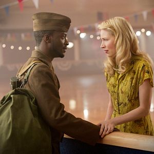 Fotoğraf Aldis Hodge