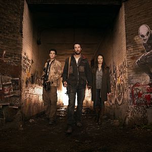 Fotoğraf Falling Skies