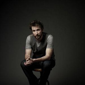 Fotoğraf Falling Skies