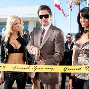 Fotoğraf Middle Men