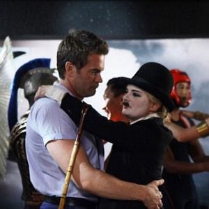 Fotoğraf Raising Hope