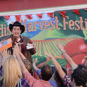 Fotoğraf Raising Hope