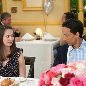 Fotoğraf Danny Pudi