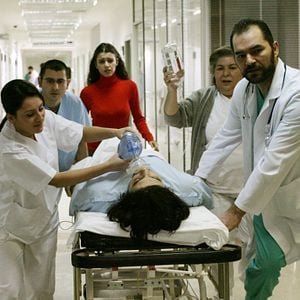 Fotoğraf Fatmagül'ün Suçu Ne?