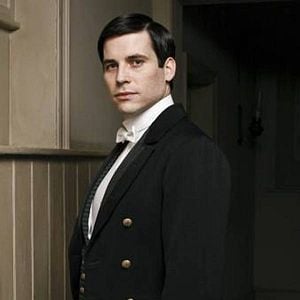 Fotoğraf Rob James-Collier
