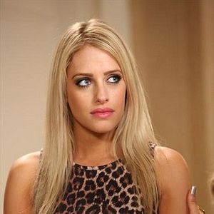 Fotoğraf Carly Chaikin