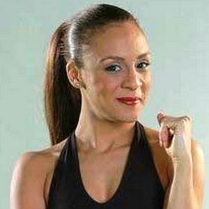 Fotoğraf Defne Joy Foster