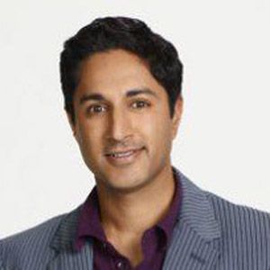 Fotoğraf Maulik Pancholy