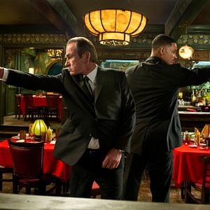 Fotoğraf Siyah Giyen Adamlar 3