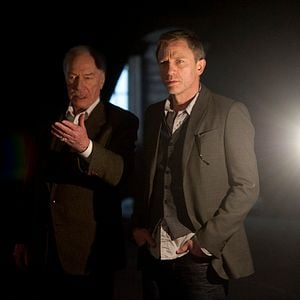 Fotoğraf Ejderha Dövmeli Kız