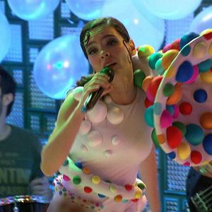 Fotoğraf Yalan Dünya