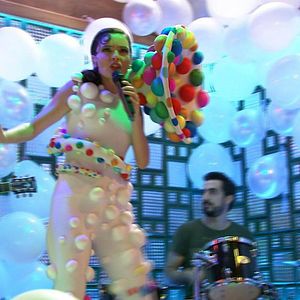 Fotoğraf Yalan Dünya