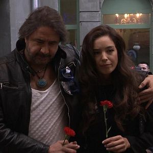 Fotoğraf Yalan Dünya