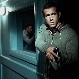 Fotoğraf Düşmanı Korurken