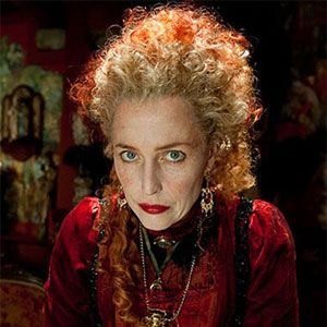 Fotoğraf The Crimson Petal and The White