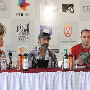 Fotoğraf Tepenin Ardı