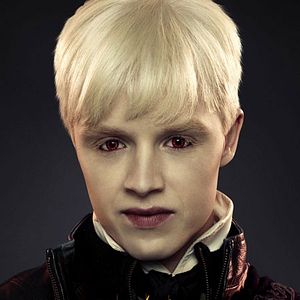 Fotoğraf Alacakaranlık Efsanesi : Şafak Vakti Bölüm 2