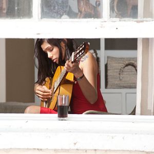 Fotoğraf Uzun Boylu Esmer Adam