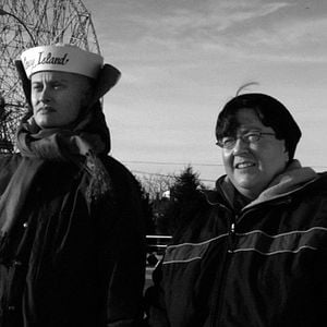 Fotoğraf Codependent Lesbian Space Alien Seeks Same