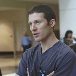 Fotoğraf Zach Gilford