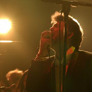 Fotoğraf Shut Up And Play The Hits