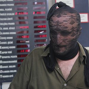 Fotoğraf Bana Bir Soygun Yaz