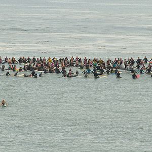Fotoğraf Dalgaların Peşinde