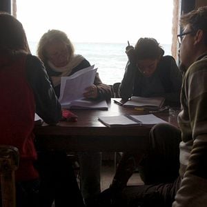 Fotoğraf Evdeki Yabancılar