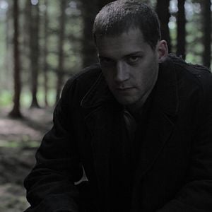 Fotoğraf Savaşın Gölgesinde