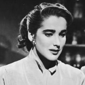 Fotoğraf Julie Adams