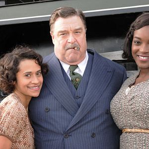 Fotoğraf Angel Coulby