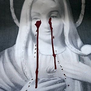 Fotoğraf Madonna Ağlıyor