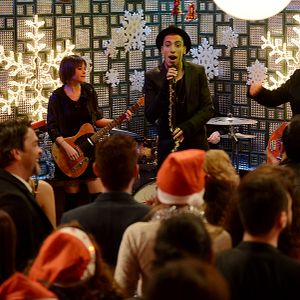 Fotoğraf Yalan Dünya