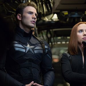 Fotoğraf Kaptan Amerika: Kış Askeri