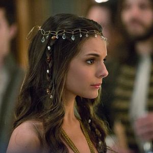 Fotoğraf Caitlin Stasey