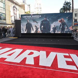 Fotoğraf Kaptan Amerika: Kış Askeri