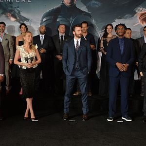 Fotoğraf Kaptan Amerika: Kış Askeri