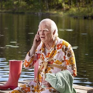 Fotoğraf Hundraåringen som klev ut genom fönstret och försvann