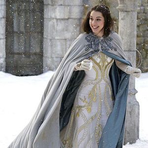 Fotoğraf Adelaide Kane