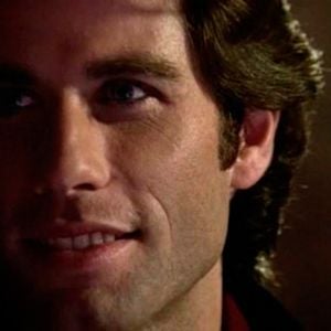 Fotoğraf Chains of Gold